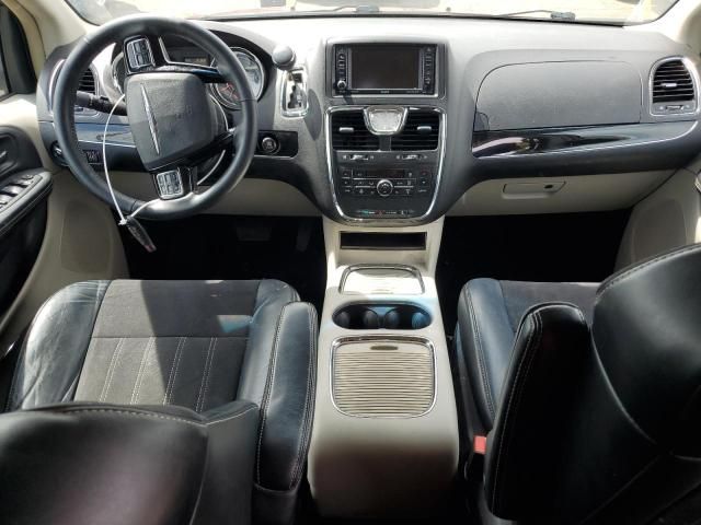 2016 Chrysler Town & Country Limited