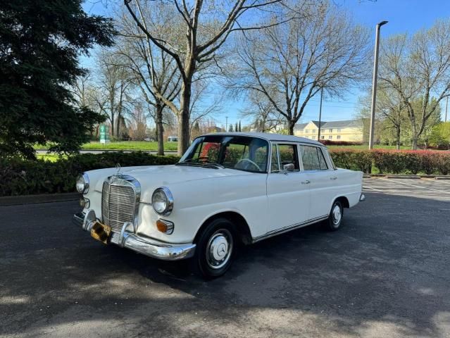 1967 Mercedes-Benz 200D