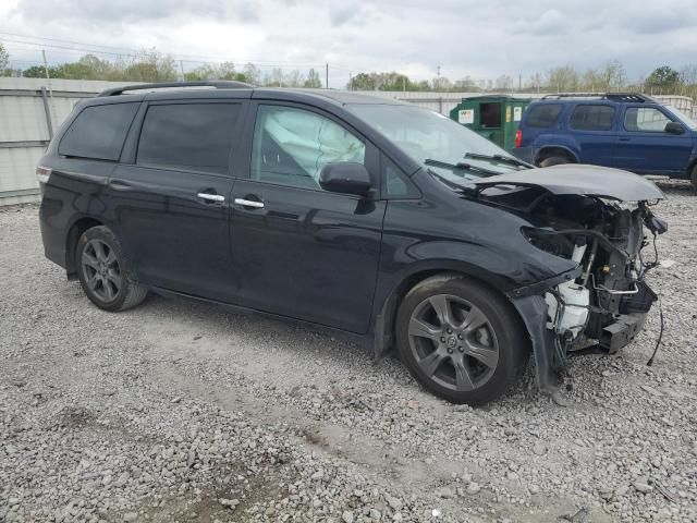 2018 Toyota Sienna SE