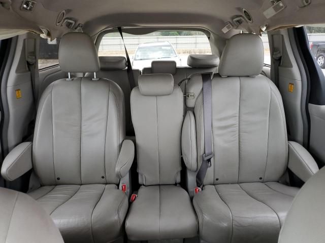 2012 Toyota Sienna XLE