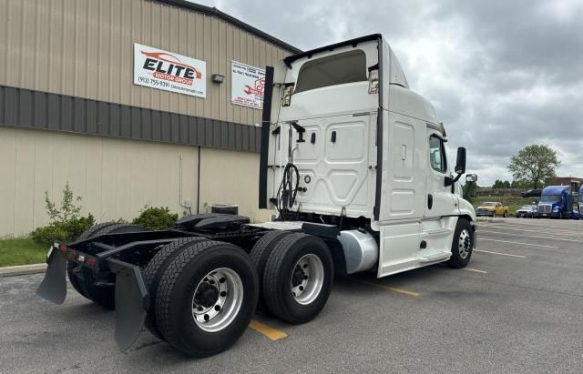 2018 Freightliner Cascadia 125