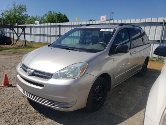 2004 Toyota Sienna CE