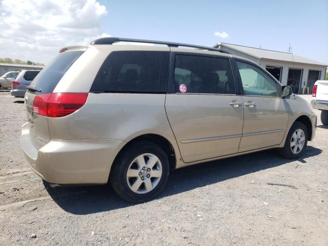 2004 Toyota Sienna CE