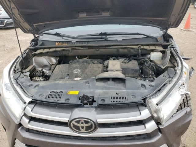 2019 Toyota Highlander SE