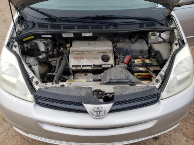 2004 Toyota Sienna XLE