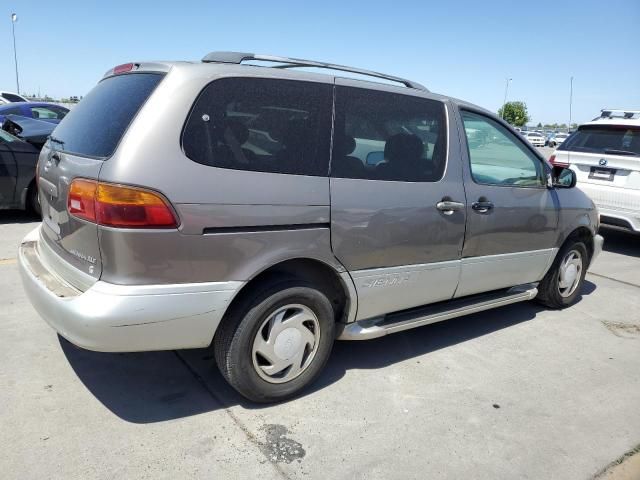 1998 Toyota Sienna LE