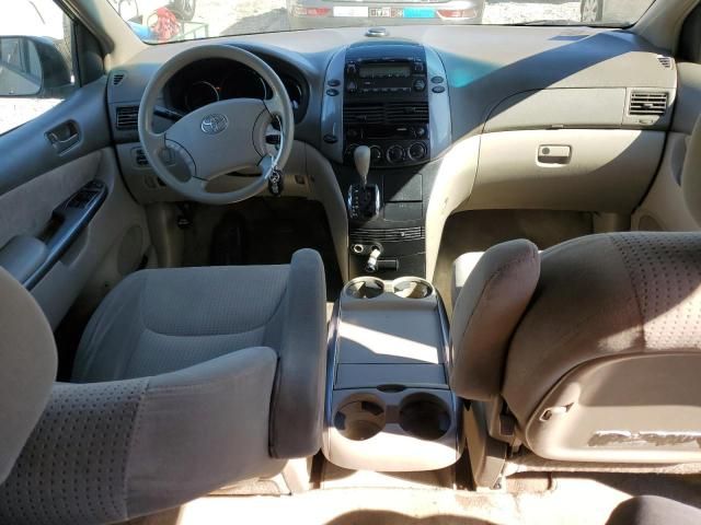 2009 Toyota Sienna CE