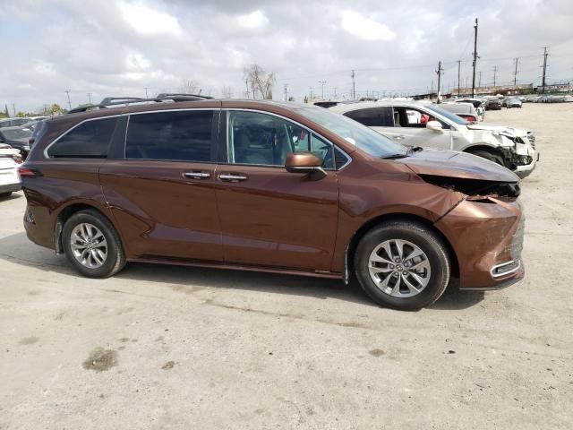 2022 Toyota Sienna XLE