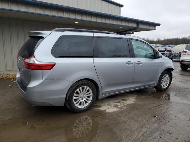 2017 Toyota Sienna XLE