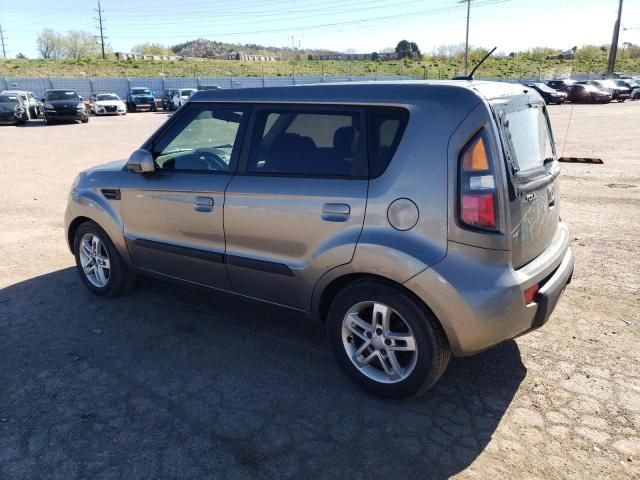 2010 KIA Soul +