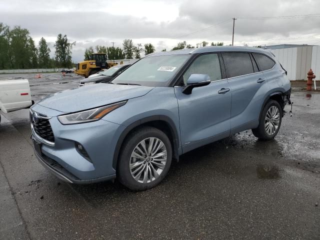 2022 Toyota Highlander Hybrid Platinum