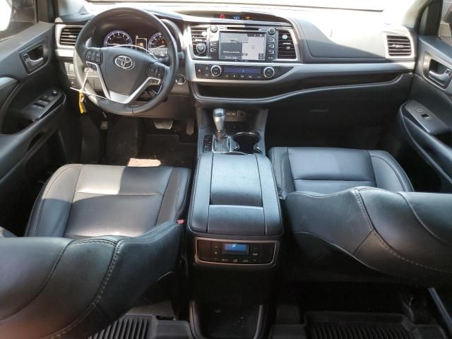 2019 Toyota Highlander SE