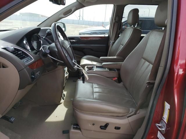 2013 Chrysler Town & Country Touring