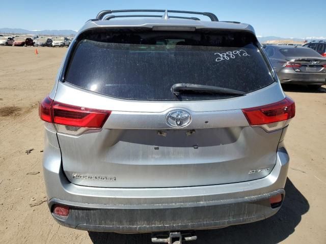 2017 Toyota Highlander SE