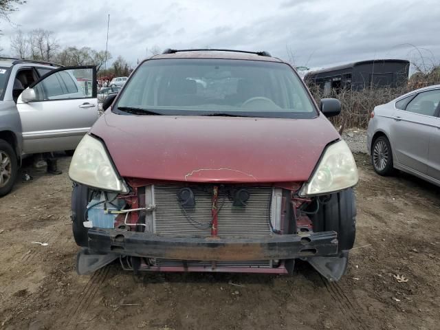 2004 Toyota Sienna CE