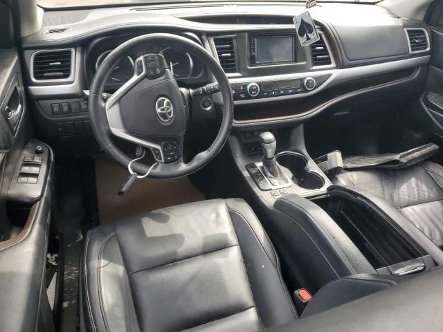 2018 Toyota Highlander SE