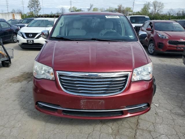 2013 Chrysler Town & Country Touring L