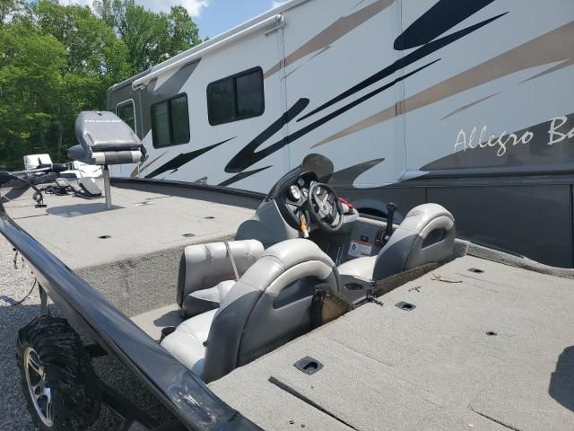 2010 Tracker Boat