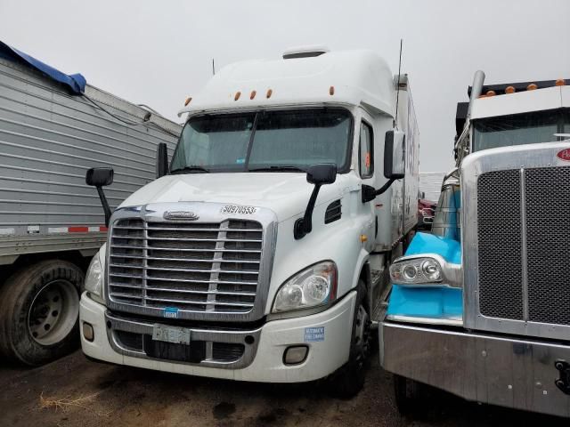 2015 Freightliner Cascadia 113