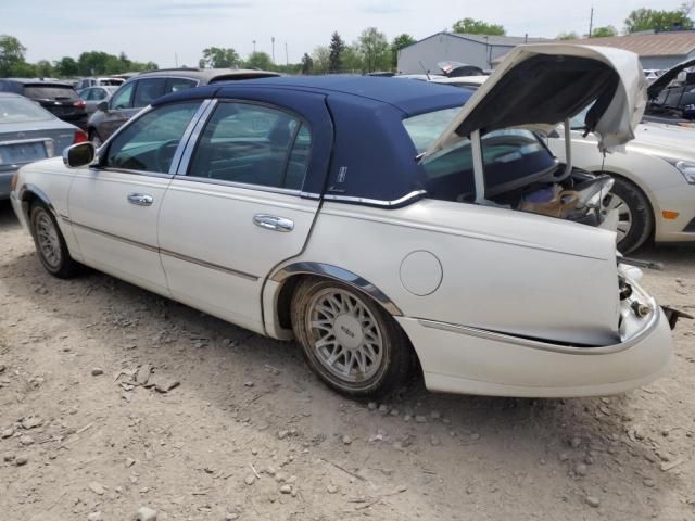 1999 Lincoln Town Car Signature