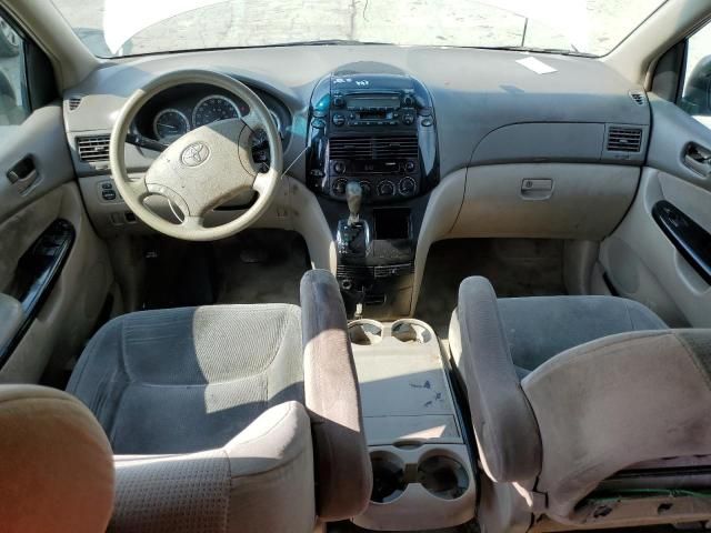 2005 Toyota Sienna CE