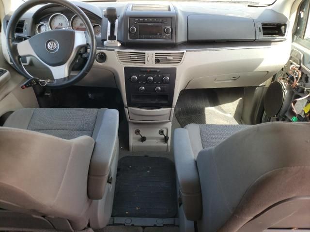 2010 Volkswagen Routan S