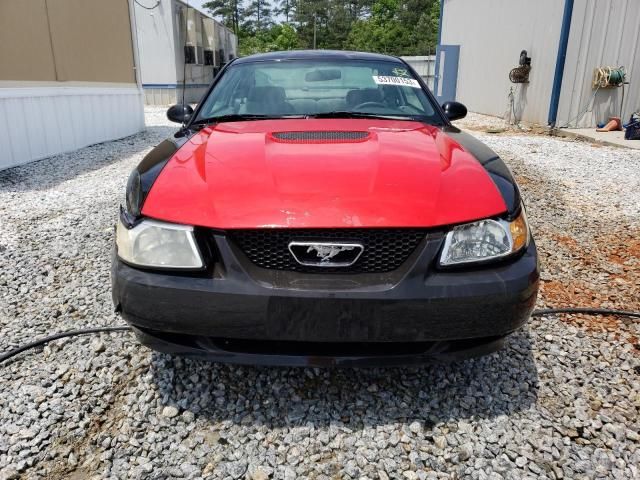 2000 Ford Mustang