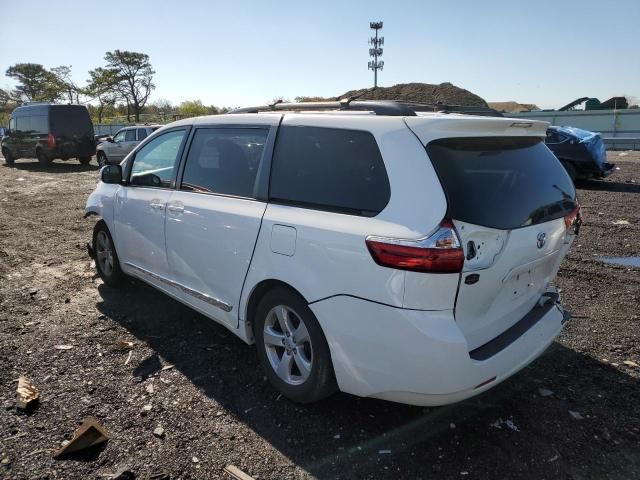 2016 Toyota Sienna LE