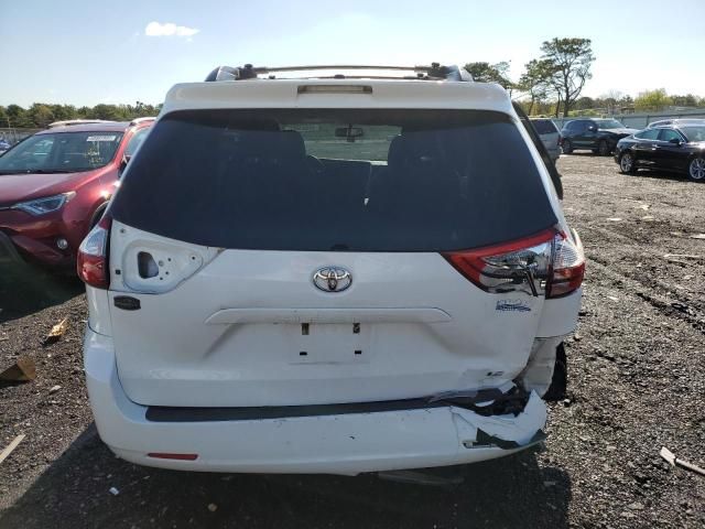 2016 Toyota Sienna LE