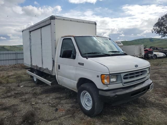 2002 Ford Econoline E350 Super Duty Cutaway Van