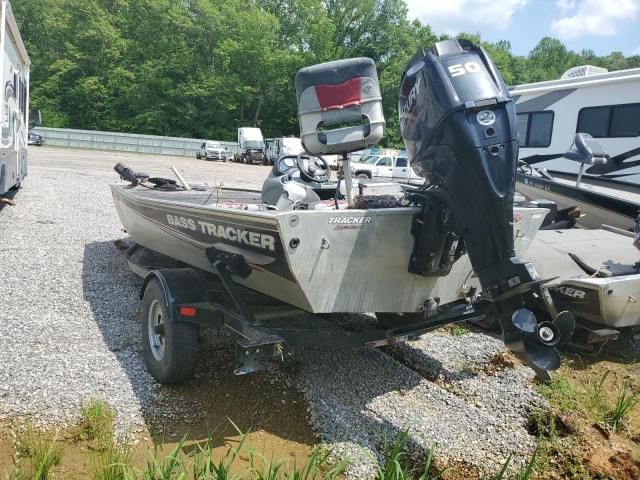 2014 Tracker Boat