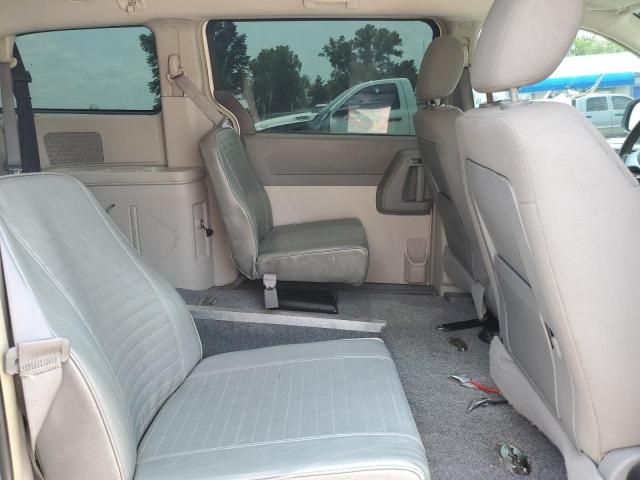 2008 Chrysler Town & Country LX