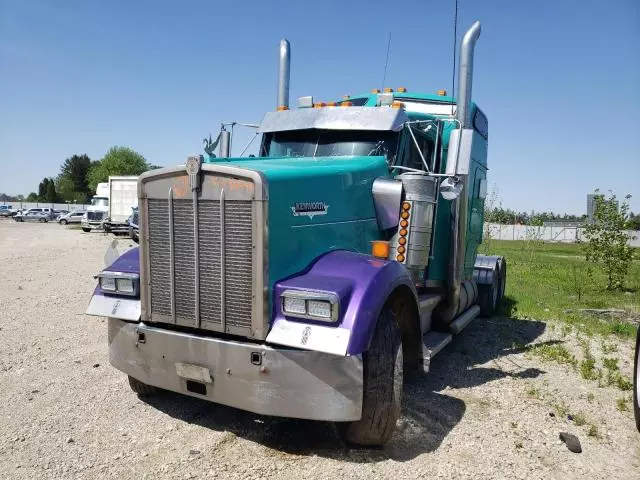 2000 Kenworth Construction W900