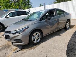 Vehiculos salvage en venta de Copart Bridgeton, MO: 2017 Chevrolet Cruze LT