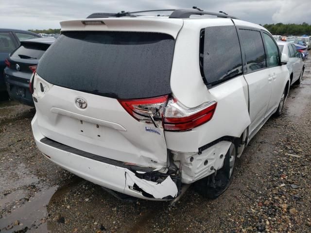 2016 Toyota Sienna LE