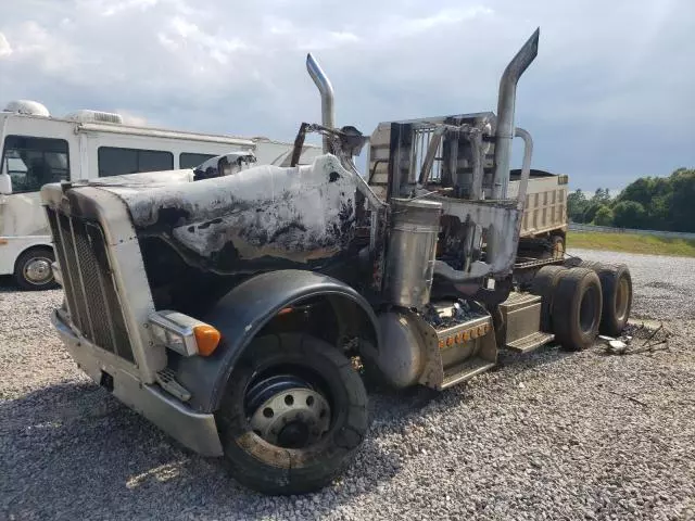 1999 Peterbilt 379