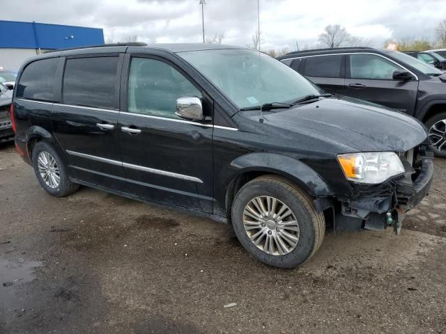 2013 Chrysler Town & Country Touring L