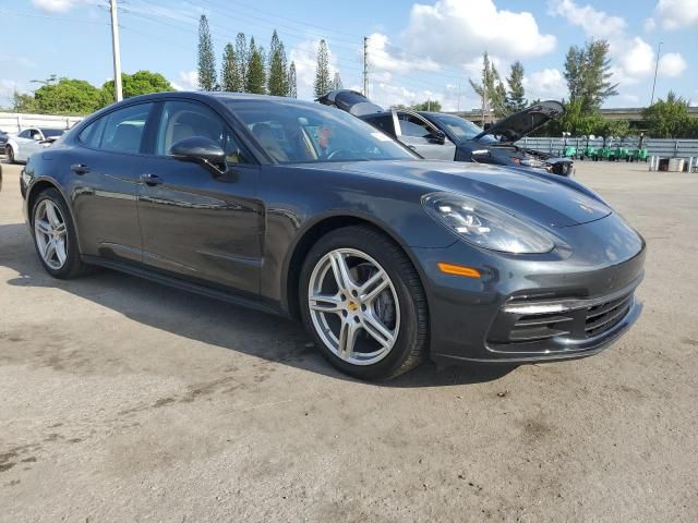 2018 Porsche Panamera 4