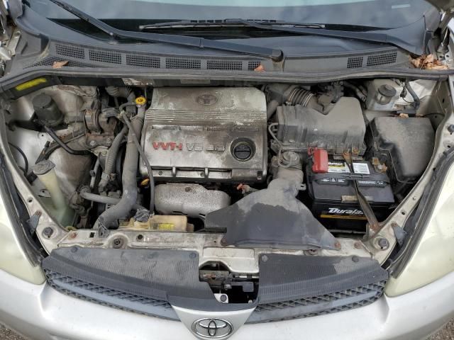 2005 Toyota Sienna CE