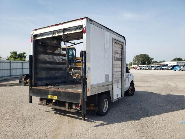 2003 Ford Econoline E350 Super Duty Cutaway Van