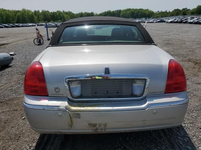 2003 Lincoln Town Car Signature