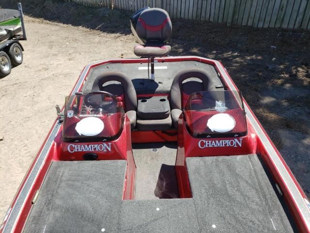 2004 Champion Boat