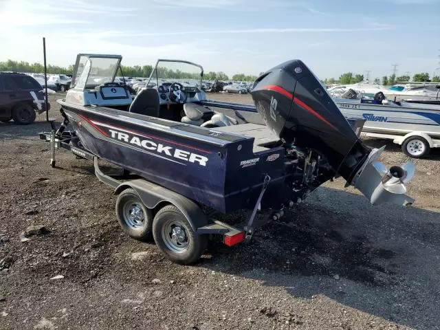 2019 Tracker Boat