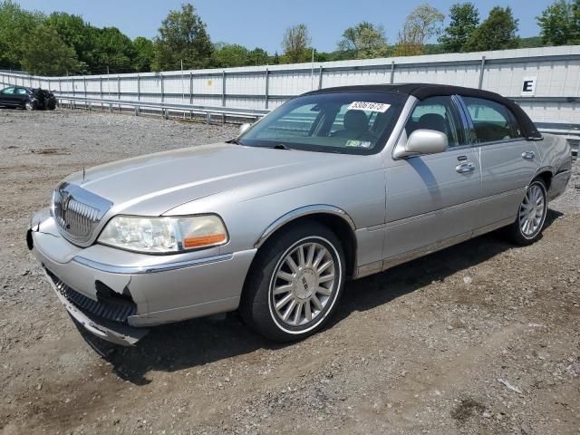 2003 Lincoln Town Car Signature