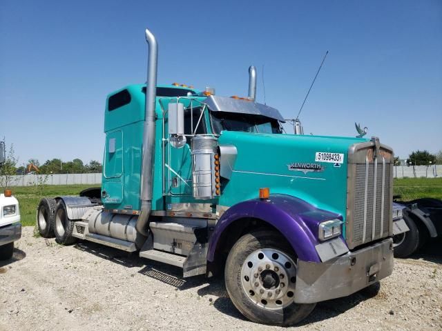 2000 Kenworth Construction W900