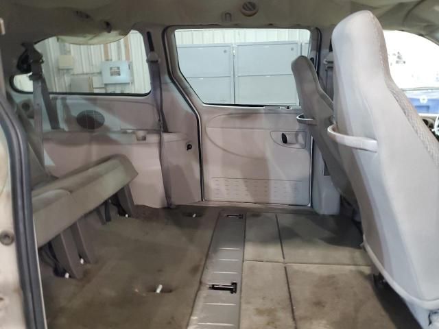 2005 Dodge Grand Caravan SE