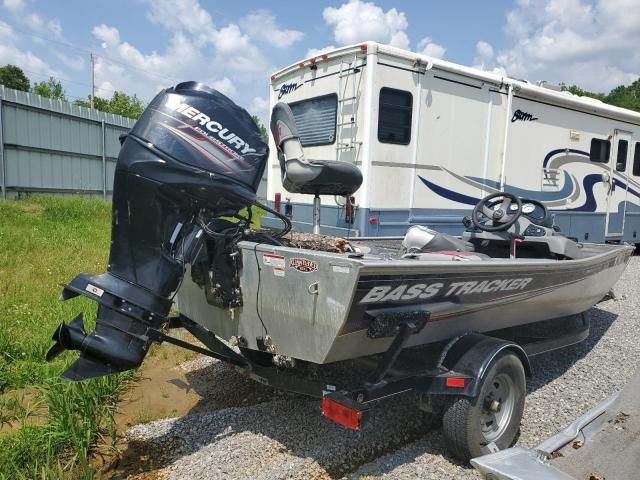 2014 Tracker Boat