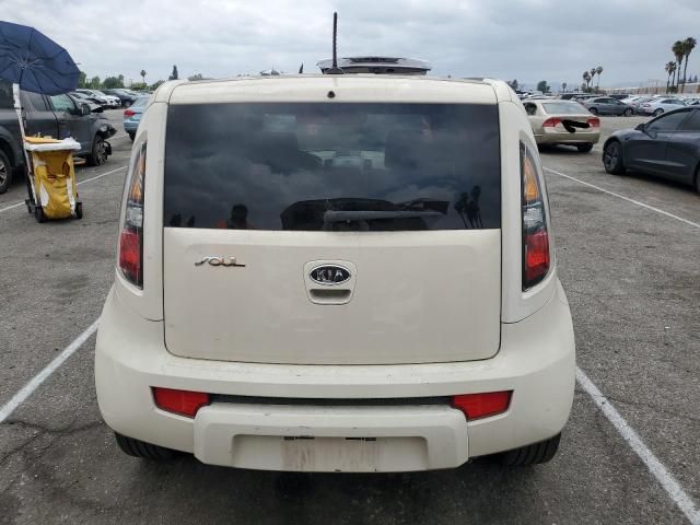 2011 KIA Soul +