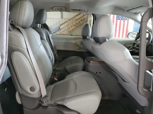 2021 Toyota Sienna XLE