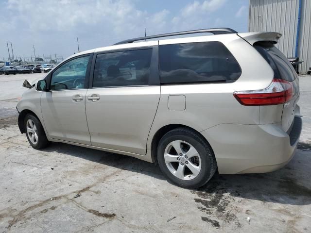 2017 Toyota Sienna LE